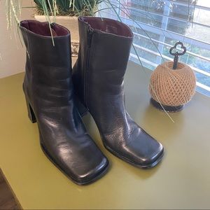 REVIVAL- Ankle Boots